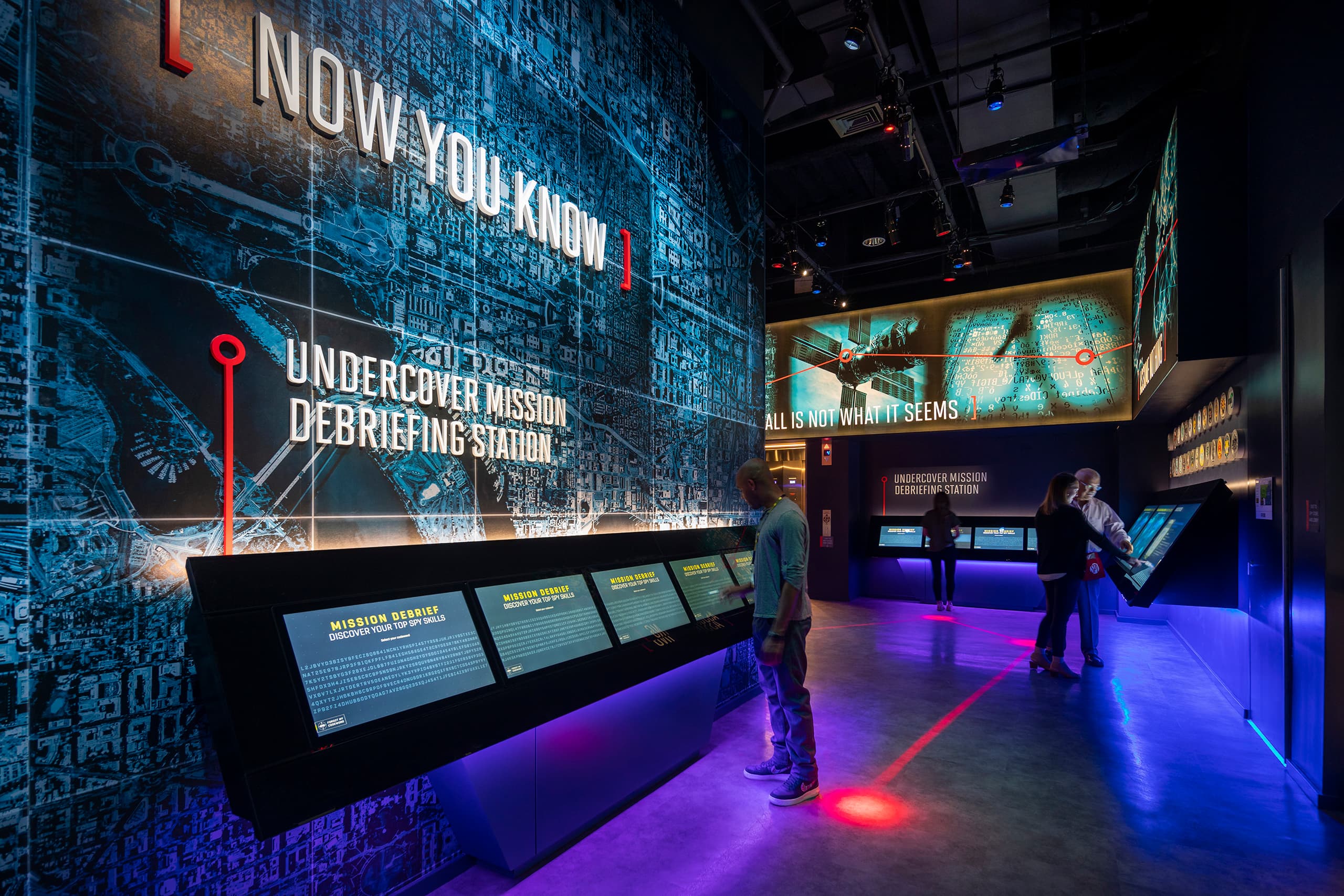 Spy2-Ex_04_available-light_museum Spy2-Ex_04_available-light_museum